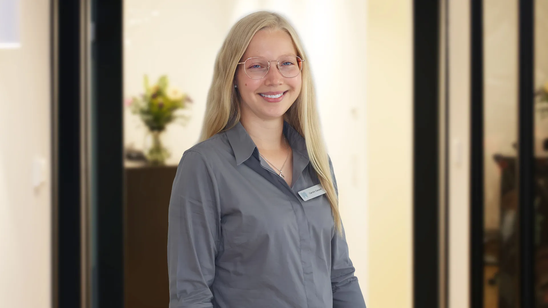 Carolin, Empfang und Patientenbetreuung
