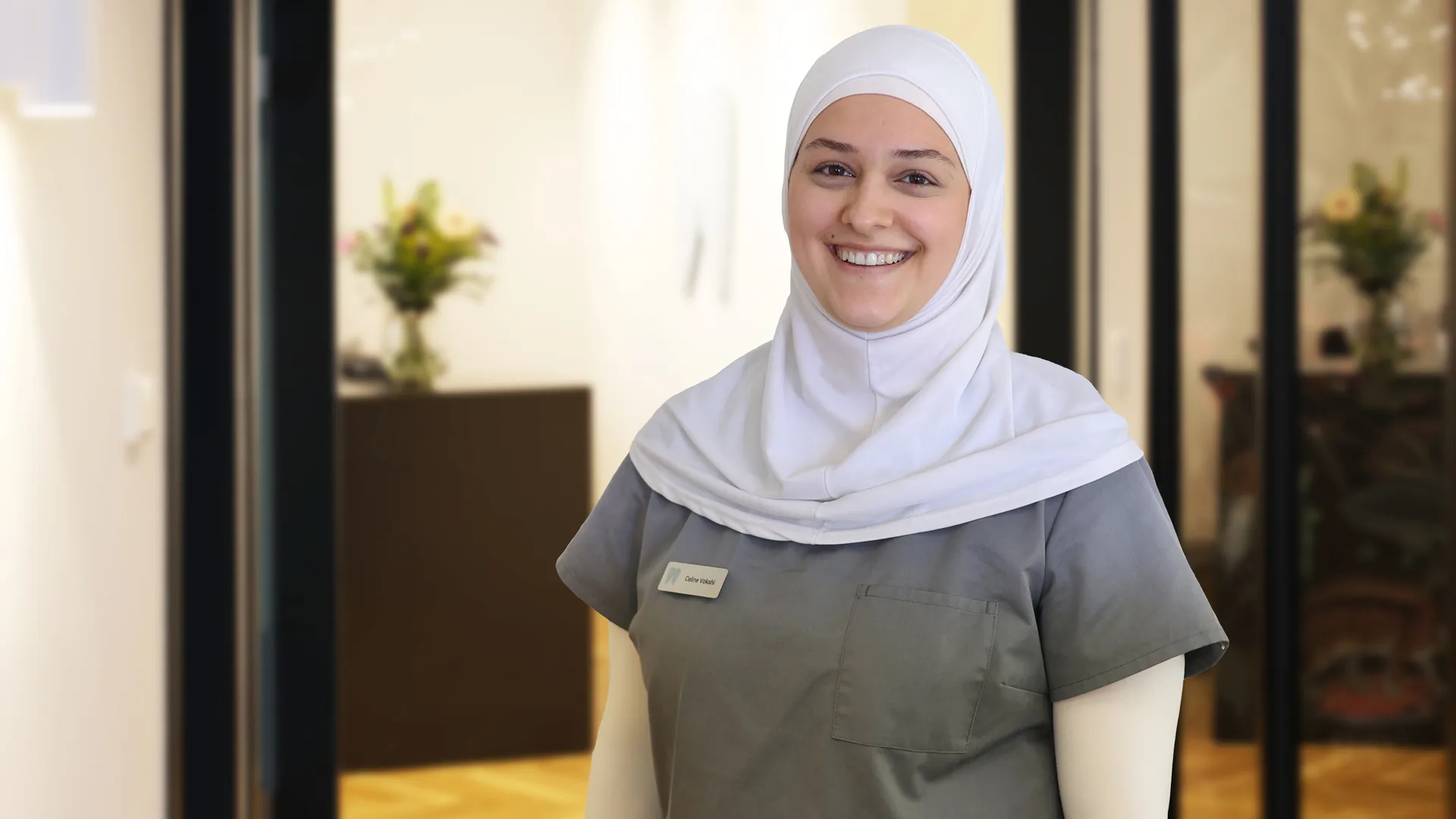 Celine Vokshi, Assistenz und QM in der Zahnarztpraxis ZIZ in Schramberg