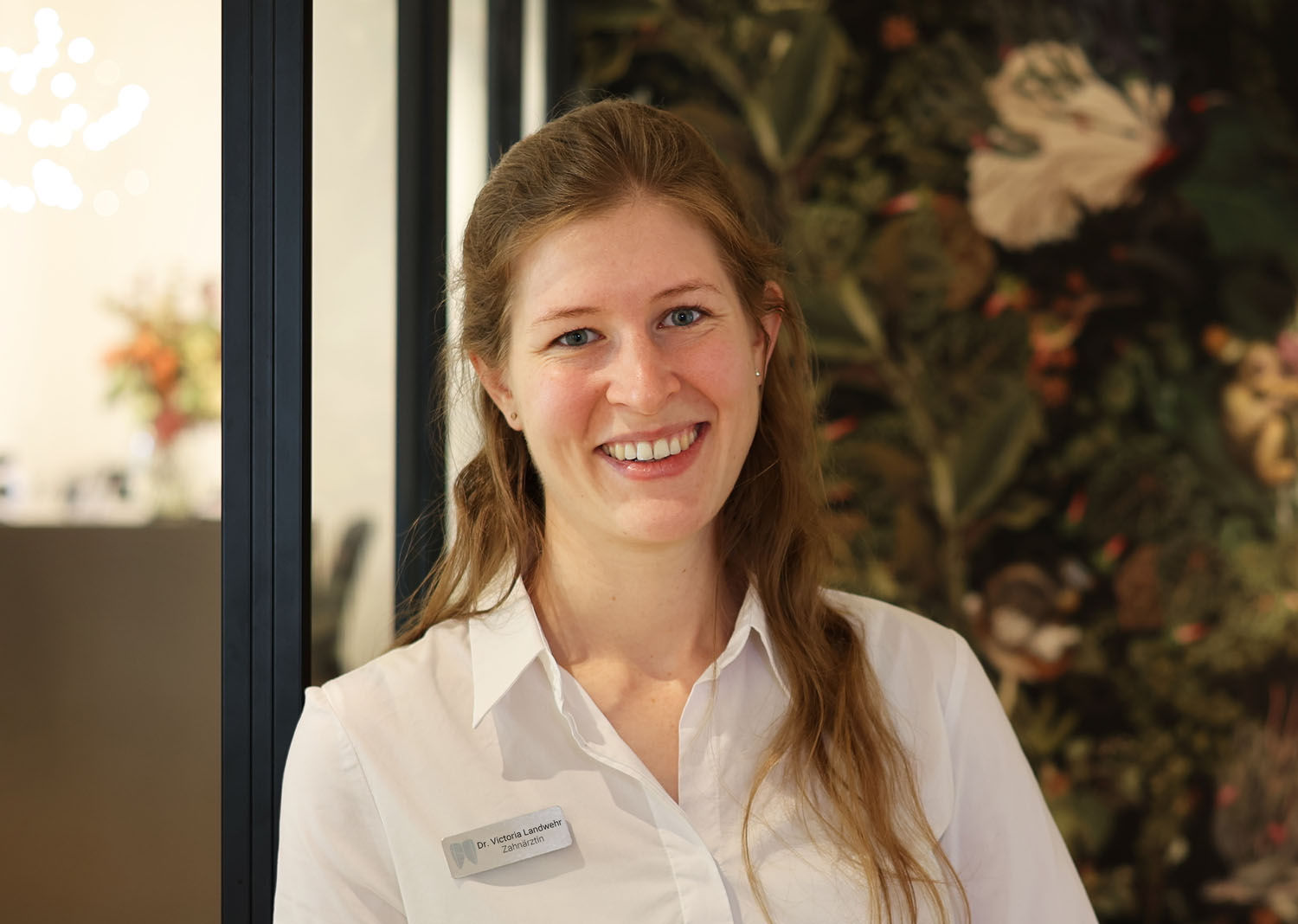dr-victoria-landwehr-zahnarztpraxis-ziz-schramberg Dr. Victoria Landwehr, Fachzahnärztin für Oralchirurgie in der Zahnarztpraxis ZIZ in Schramberg