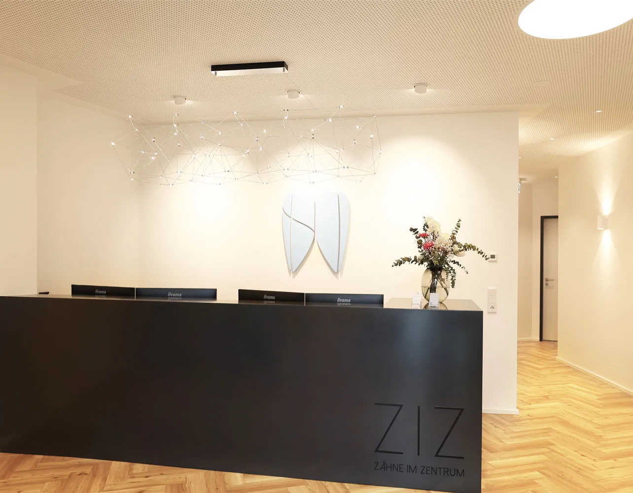 Empfang der Zahnarztpraxis ZIZ in Schramberg